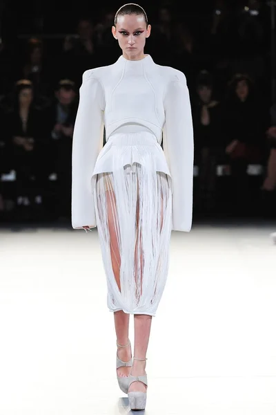 Look 4